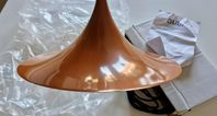 Taklampa/pendellampa NY/Ouppackad GUBI 30cm roasted pumpkin