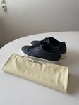 Arigato Black Sneakers i Mycket Gott Skick