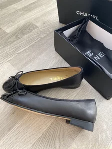 Svarta ballerinaskor från Chanel