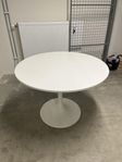 Vitt runt matbord (Docksta, IKEA)