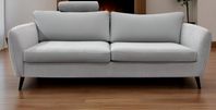 Mio County 2,5 sits soffa i ljusgrå