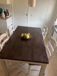 matbord och stolar