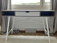 Skrivbord/sminkbord