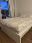 Säng inkl madrasser