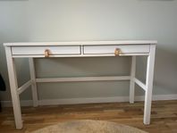 Hemnes skrivbord