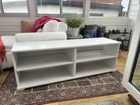 TV-bänk SKÄNKES