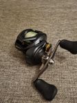 Shimano Curado 301K Vänster 4.7:1