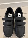 adidas’s barn skor 31 som ny