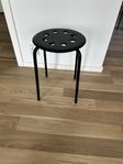 2 st IKEA MARIUS pallar – svart, 20 kr/st
