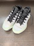 tennisskor Nike stl 37,5