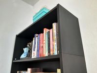 Ikea BILLY överhylla (svart ekmönstrad; 80x28x35cm)
