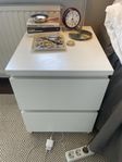 IKEA byrå/sängbord malm