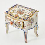 Miniatyrmöbel , tidigt 1900-tals fajans