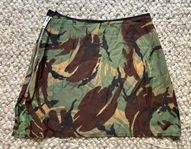 Snygg camo minikjol stl 38