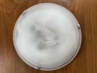 Takplafond med frostad glaskupa