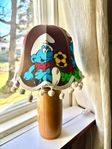 Retro bordslampa med Smurfarna 