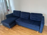 Blå bäddsoffa med förvaring från chili.se