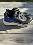 Nike sportsko storlek 36,5