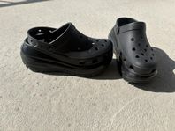 Mega Crush Crocs