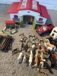 Schleichstall med diverse tillbehör 
