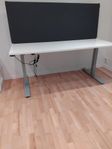 skrivbord  160×80 el höjer och sänka 