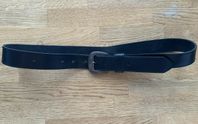 Svart bälte 106 cm