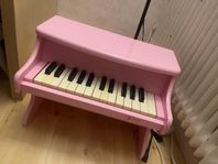 barn piano