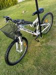 cykel 24tum 7 växlar i bra skick finns i Hagfors 