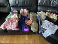 Stort klädpaket med flickkläder storlek 86 (23 plagg)