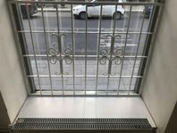 Fönstergaller i stål, fem stycken 