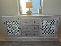 Fint Sideboard i massivt trä
