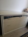 Byrå 121×77×48