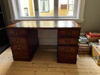 Skrivbord äldre stil