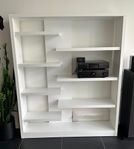2 vita bokhyllor - olika storlek - se alla bilderna