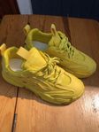 Gula sneakers