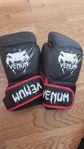 Boxninghandskar Venum 6 oz