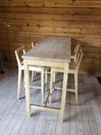 Barbord med fyra stolar i massiv såpad björk (STOLAB)