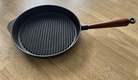 Skeppshult Grillpanna Gjutjärn 28 cm Trähandtag