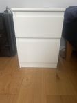 Sängbord/nattygsbord med lådor