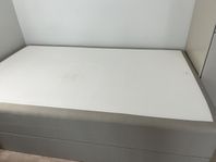Säng med förvaring- 120 cm (Från Mio)