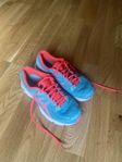 Skor Asics 