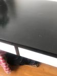 Skrivbord-Mått: 132 x 50 x 75 cm (B x D x H)