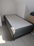 105cm x 200cm säng - mycket fint skick! 