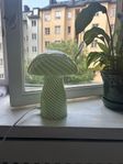 Ljusgrön bordslampa i glas