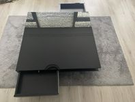 Soffbord och matta 