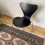 Sjuan Fritz Hansen 195 Svart Stol
