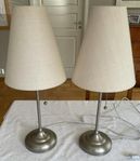 Två snygga höga lampor från IKEA