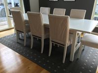 Matbord och 8 stolar 