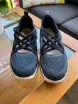 Blå sneakersliknande ballerina