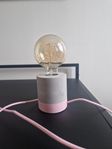 Lampa grå rosa clas ohlson